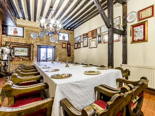 Imagen del bar/restaurante del Hotel Crisol Mesón Del Cid. Foto 7