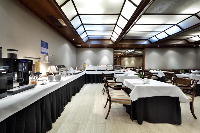 Imagen de los interiores del Hotel Crisol Puerta de Burgos. Foto 11