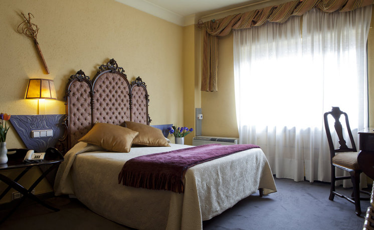 Imagen de la habitación del Hotel Crisol Quindós. Foto 10