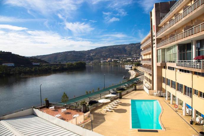 Imagen de la piscina del Hotel Crisol R&eacute;gua Douro. Foto 13