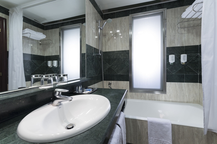 Imagen de la habitación del Hotel Crisol Vía Castellana. Foto 13