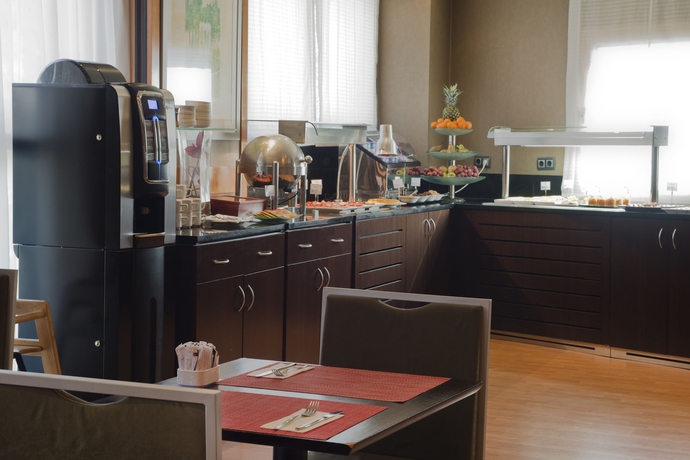 Imagen del bar/restaurante del Hotel Crisol Vía Castellana. Foto 7