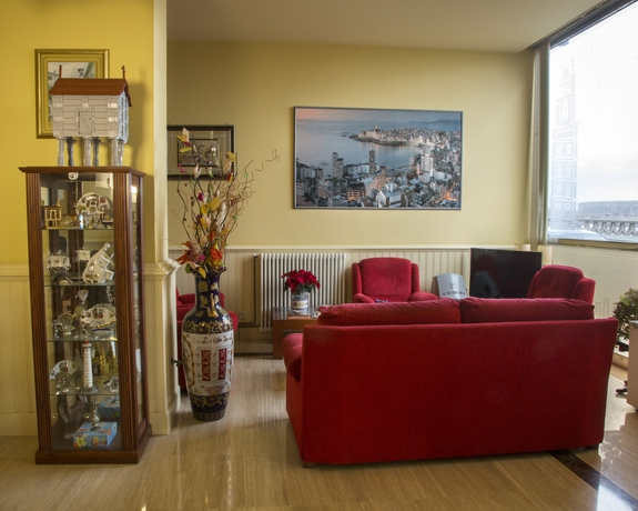 Imagen de los interiores del Hotel Cristal 2. Foto 16