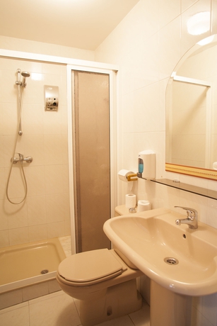 Imagen de la habitación del Hotel Cristal, A Coruña. Foto 5