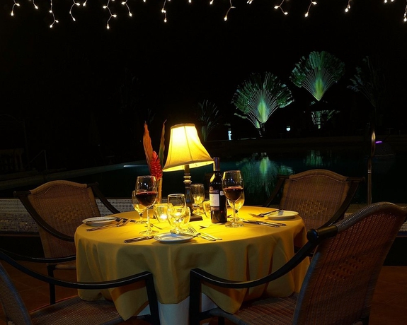 Imagen del bar/restaurante del Hotel Cristal Ballena Boutique and Spa. Foto 2