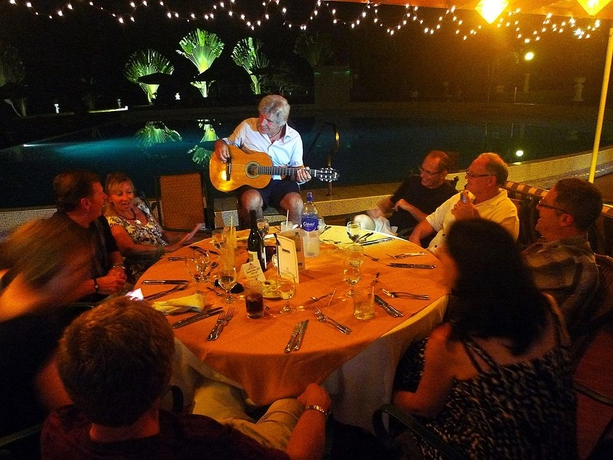 Imagen del bar/restaurante del Hotel Cristal Ballena Boutique and Spa. Foto 3