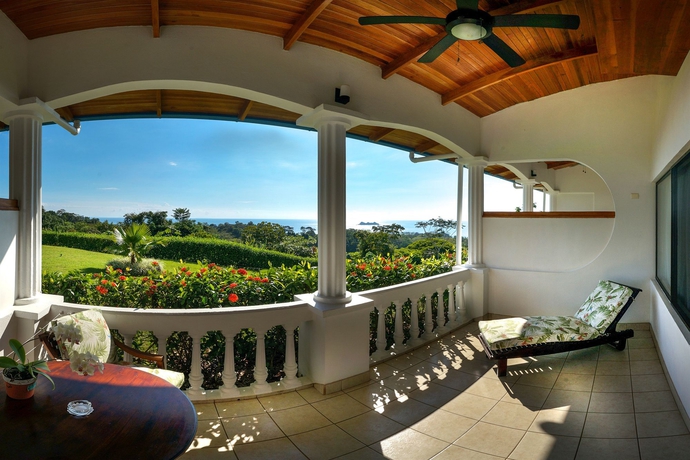 Imagen de los exteriores del Hotel Cristal Ballena Boutique and Spa. Foto 13