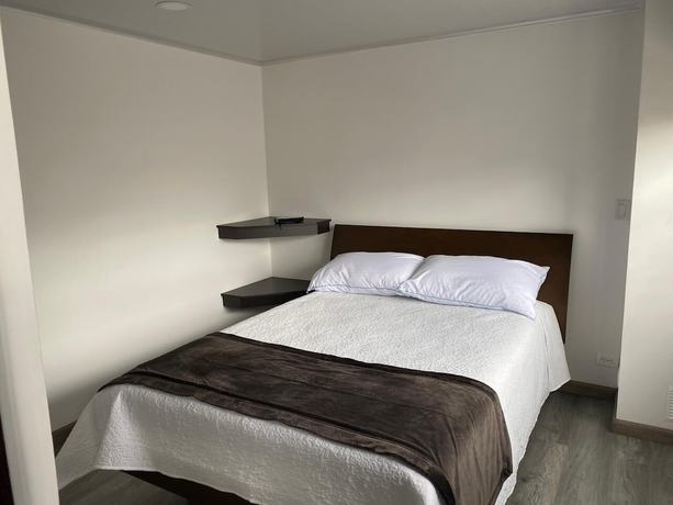 Imagen de la habitación del Hotel Cristal, Bogot&aacute;. Foto 6