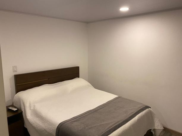Imagen de la habitación del Hotel Cristal, Bogot&aacute;. Foto 13