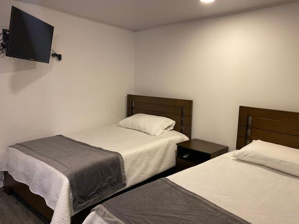 Imagen de la habitación del Hotel Cristal, Bogot&aacute;. Foto 20