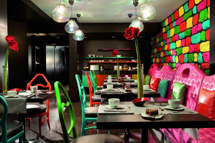 Imagen del bar/restaurante del Hotel Cristal Champs-Elysées. Foto 3