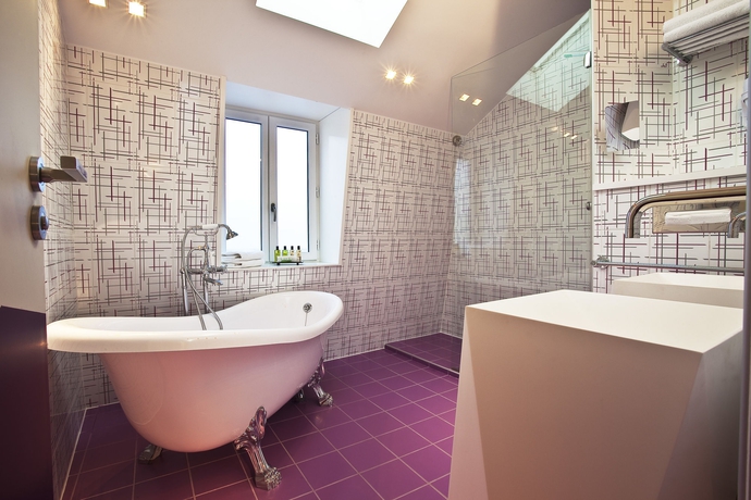 Imagen de la habitación del Hotel Cristal Champs-Elysées. Foto 7