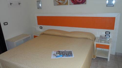 Imagen de la habitación del Hotel Cristal Eboli. Foto 3