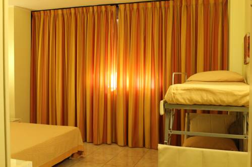 Imagen de la habitación del Hotel Cristal Eboli. Foto 8