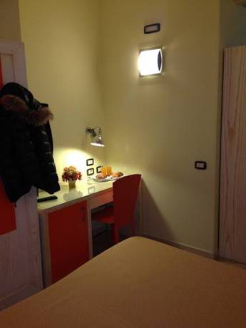 Imagen de la habitación del Hotel Cristal Eboli. Foto 13