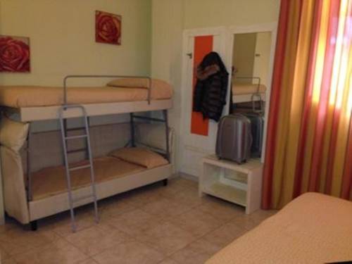 Imagen de la habitación del Hotel Cristal Eboli. Foto 14