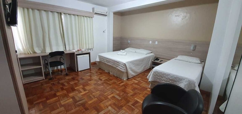 Imagen de la habitación del Hotel Cristal Executive. Foto 13