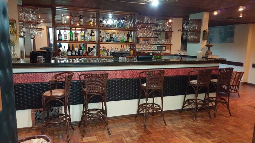 Imagen del bar/restaurante del Hotel Cristal Executive. Foto 3