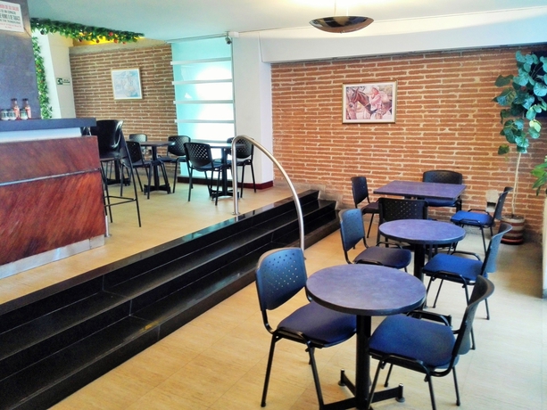 Imagen del bar/restaurante del Hotel Cristal, MEDELLIN. Foto 6