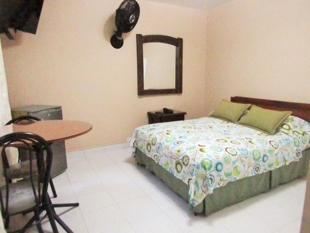 Imagen de la habitación del Hotel Cristal, MEDELLIN. Foto 8