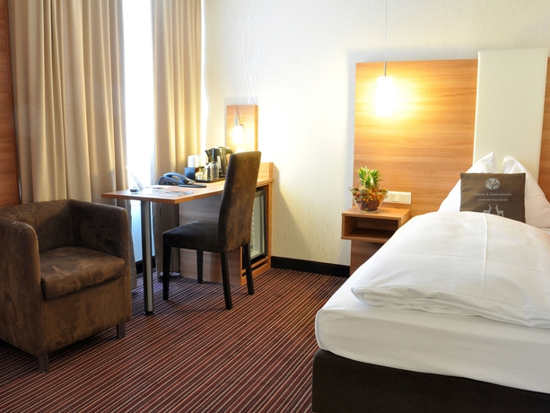 Imagen de la habitación del Hotel Cristal, Munich. Foto 7