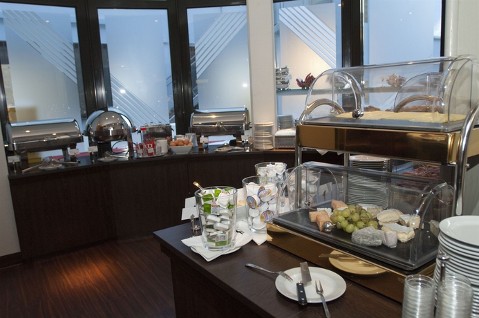 Imagen del bar/restaurante del Hotel Cristal, Munich. Foto 5