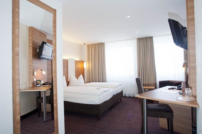 Imagen de la habitación del Hotel Cristal, Munich. Foto 8