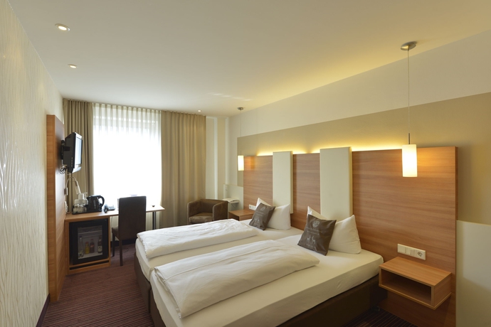 Imagen de la habitación del Hotel Cristal, Munich. Foto 10