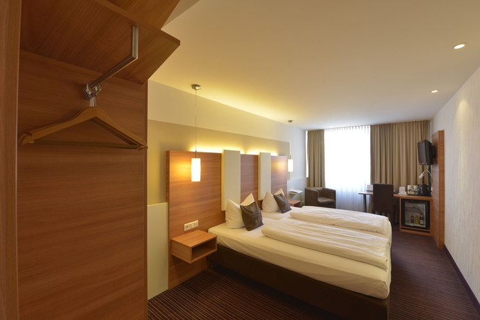 Imagen de la habitación del Hotel Cristal, Munich. Foto 11