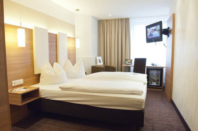 Imagen de la habitación del Hotel Cristal, Munich. Foto 13