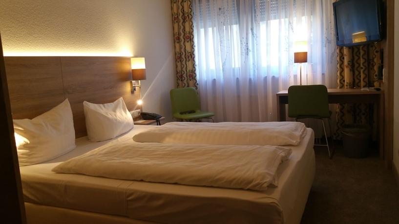 Imagen de la habitación del Hotel Cristal, Nuremberg. Foto 13