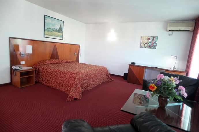 Imagen de la habitación del Hotel Cristal Palace, Buenos Aires. Foto 11