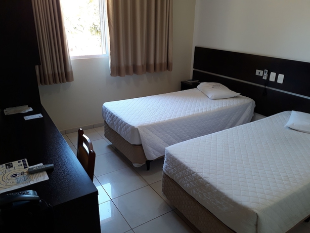 Imagen de la habitación del Hotel Cristal Palace Inn. Foto 8