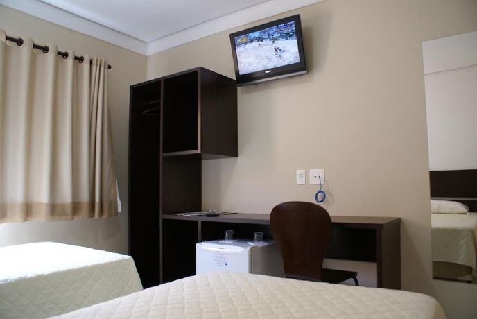 Imagen de la habitación del Hotel Cristal Palace Inn. Foto 9