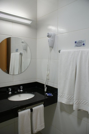 Imagen de la habitación del Hotel Cristal Palace Inn. Foto 16