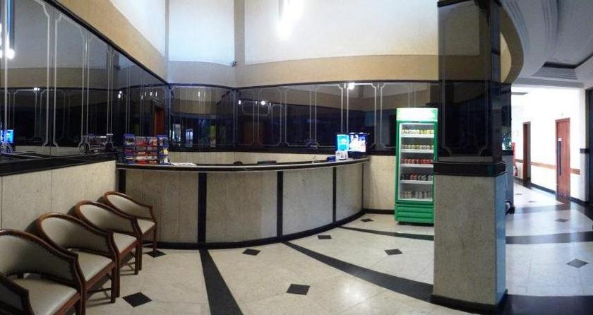 Imagen general del Hotel Cristal Palace, Lins. Foto 8
