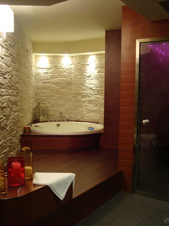 Imagen de la piscina del Hotel Cristal Palace, Madonna di Campiglio. Foto 15