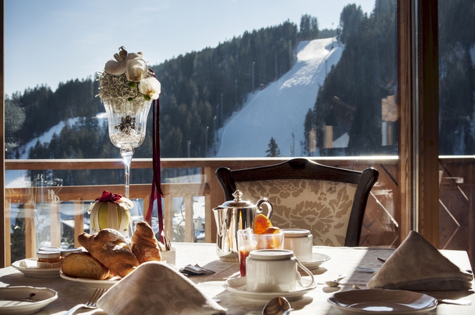 Imagen del bar/restaurante del Hotel Cristal Palace, Madonna di Campiglio. Foto 9