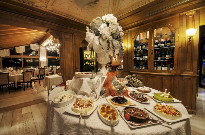 Imagen del bar/restaurante del Hotel Cristal Palace, Madonna di Campiglio. Foto 11
