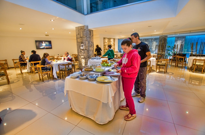 Imagen del bar/restaurante del Hotel Cristal, San Carlos de Bariloche. Foto 4