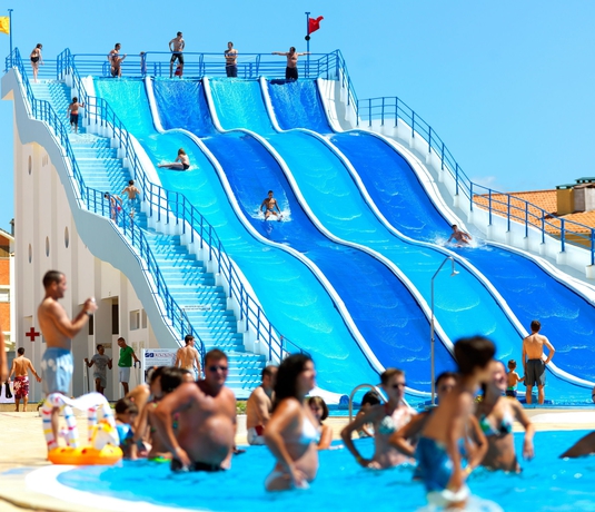 Imagen de la piscina del Hotel Cristal Vieira Praia and Spa. Foto 15