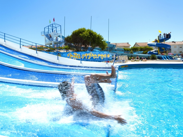 Imagen de la piscina del Hotel Cristal Vieira Praia and Spa. Foto 16