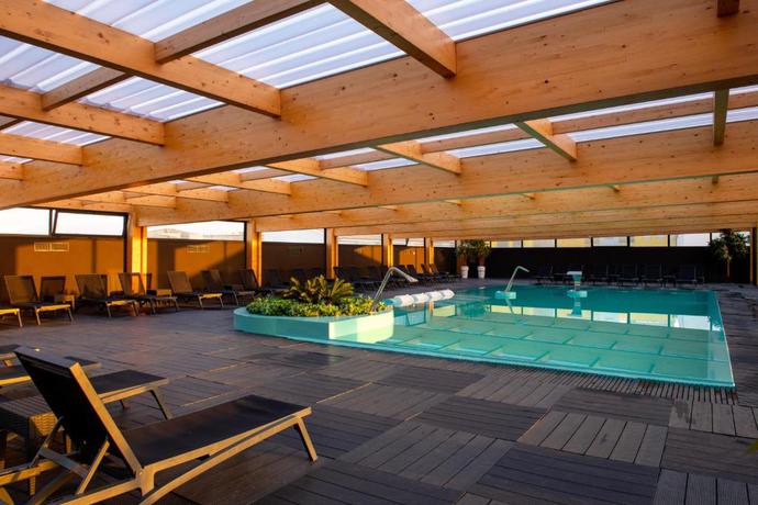 Imagen de la piscina del Hotel Cristal Vieira Praia and Spa. Foto 21