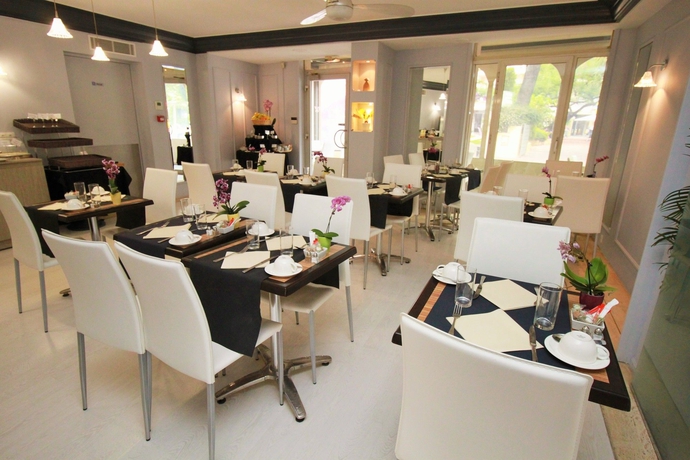 Imagen del bar/restaurante del Hotel Cristal and Spa. Foto 3