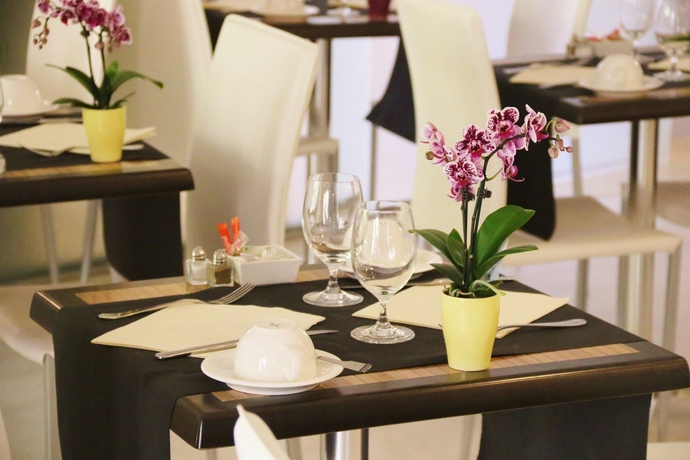 Imagen del bar/restaurante del Hotel Cristal and Spa. Foto 5