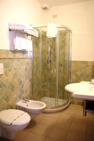 Imagen de la habitación del Hotel Cristalda. Foto 10