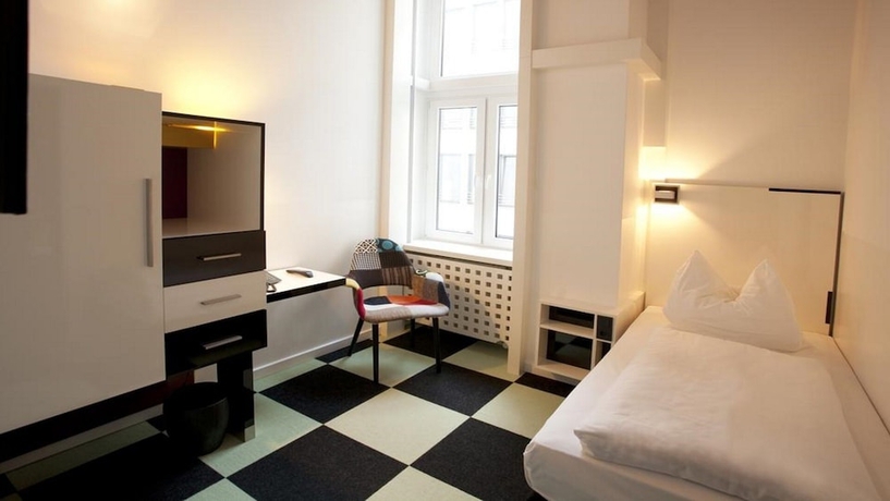 Imagen de la habitación del Hotel Cristall. Foto 7