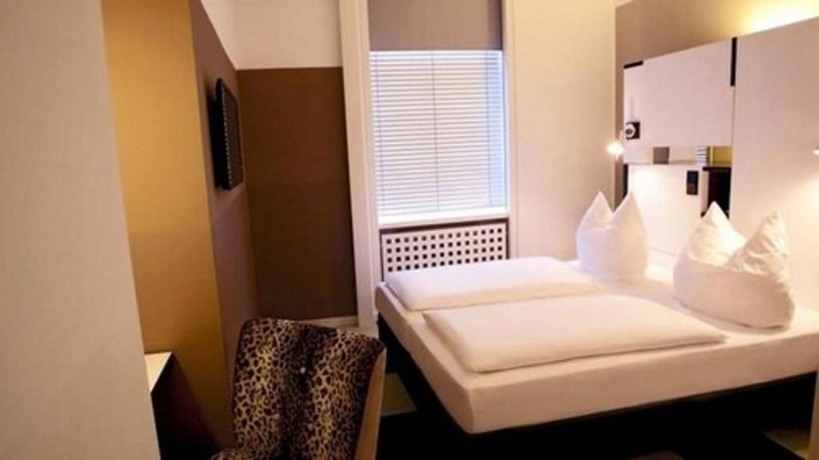 Imagen de la habitación del Hotel Cristall. Foto 9