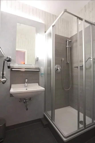 Imagen de la habitación del Hotel Cristall. Foto 13