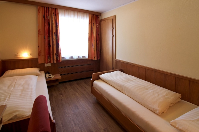 Imagen de la habitación del Hotel Cristallago. Foto 4
